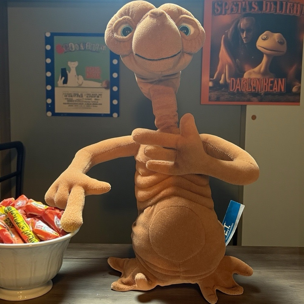 E.T. The Extra-Terrestrial Plush‎ Toys R Us Universal 15" Poseable